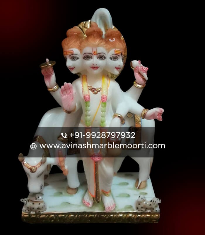 White Marble Shri Dattatreya Bhagwan Moorti