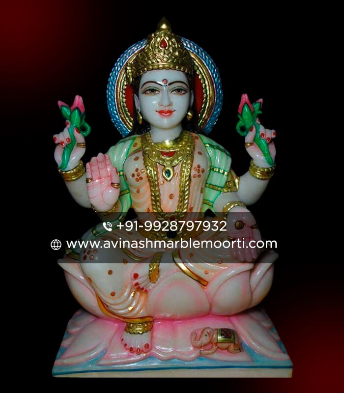 Marble Laxmi Maa Statue